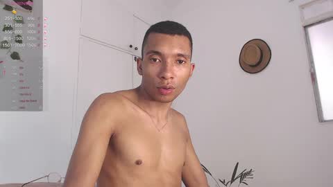 Snapshot of aaronblack1_ chatting on February 23, 5:18 pm Heyy my name is Aaron online show from February 23, 5:18 pm