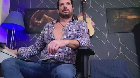 Snapshot of aaronbomer chatting on November 24, 5:01 pm Aaron online show from November 24, 5:01 pm