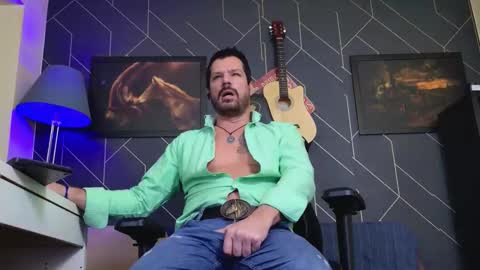 Snapshot of aaronbomer chatting on November 29, 3:09 am Aaron online show from November 29, 3:09 am