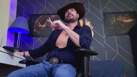 Snapshot of aaronbomer chatting on November 29, 3:15 pm Aaron online show from November 29, 3:15 pm