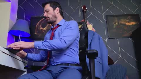 Snapshot of aaronbomer chatting on November 30, 5:39 pm Aaron online show from November 30, 5:39 pm