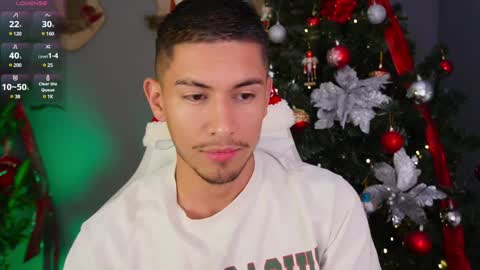 Snapshot of aaronfox_ chatting on December 25, 11:10 pm AARON online show from December 25, 11:10 pm