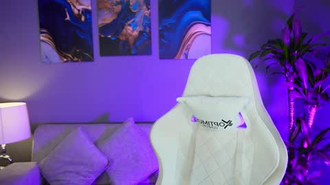 Snapshot of aaronfox_ chatting on January 5, 11:44 pm AARON online show from January 5, 11:44 pm