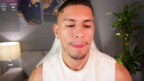 Snapshot of aaronfox_ chatting on January 7, 12:24 am AARON online show from January 7, 12:24 am