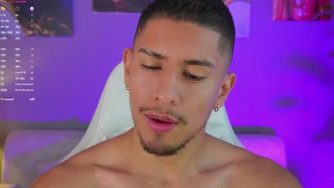 Snapshot of aaronfox_ chatting on January 26, 2:52 pm AARON online show from January 26, 2:52 pm