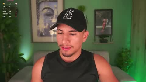 Snapshot of aaronfox_ chatting on February 27, 12:23 pm AARON online show from February 27, 12:23 pm