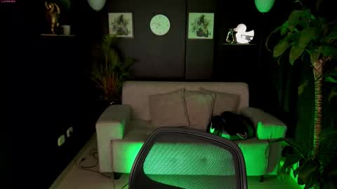 Snapshot of aaronfox_ chatting on September 26, 9:13 am AARON online show from September 26, 9:13 am