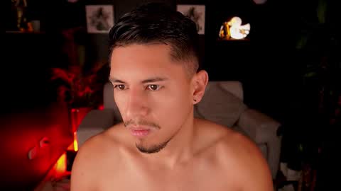 Snapshot of aaronfox_ chatting on September 30, 1:16 pm AARON online show from September 30, 1:16 pm