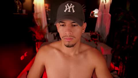 Snapshot of aaronfox_ chatting on October 3, 11:29 am AARON online show from October 3, 11:29 am