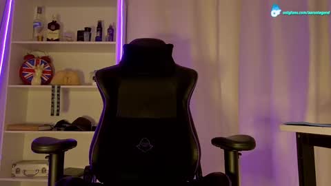 Aaron  online show from February 25, 4:35 am