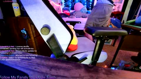 Aaron Skeetman online show from March 3, 3:23 am