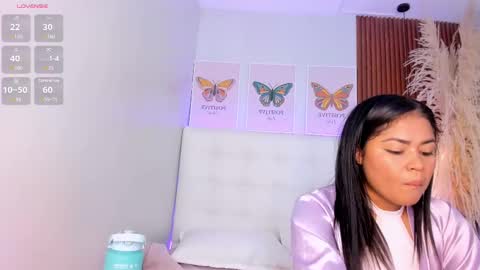 Snapshot of aashley_jones chatting on February 14, 6:02 am Aashley online show from February 14, 6:02 am