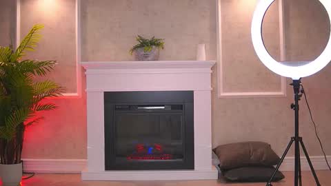 Snapshot of abbela_white chatting on November 22, 6:12 am Alexa online show from November 22, 6:12 am