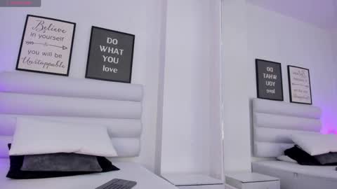 abbey_walker online show from March 30, 11:22 am