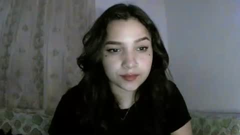 Snapshot of abbie_23 chatting on December 17, 5:57 am Abbie cute online show from December 17, 5:57 am
