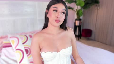 Snapshot of abbie_foxxx chatting on December 14, 3:15 pm abbie online show from December 14, 3:15 pm