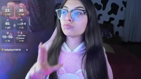 Snapshot of abbie_senjen chatting on November 4, 5:17 am April online show from November 4, 5:17 am