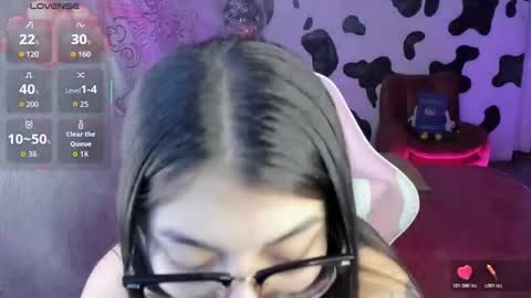 Snapshot of abbie_senjen chatting on November 10, 7:18 am April online show from November 10, 7:18 am