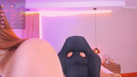 Snapshot of abbieedmond chatting on November 6, 4:13 am Abbie Edmond online show from November 6, 4:13 am