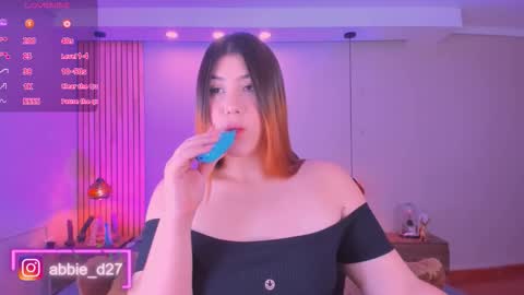 Snapshot of abbieedmond chatting on November 25, 3:50 am Abbie Edmond online show from November 25, 3:50 am