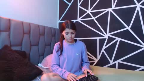 Snapshot of abby_and_chriss18 chatting on December 18, 2:32 am Abby y Crhiss online show from December 18, 2:32 am