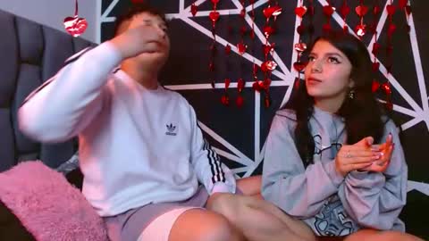 Snapshot of abby_and_chriss18 chatting on February 15, 6:33 am Abby y Crhiss online show from February 15, 6:33 am