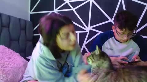 Snapshot of abby_and_chriss18 chatting on February 23, 7:00 am Abby y Crhiss online show from February 23, 7:00 am