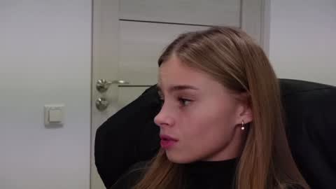 Snapshot of abby_laker chatting on January 11, 12:01 am ABBY LAKER online show from January 11, 12:01 am