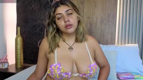 Abbygail online show from October 11, 1:31 pm