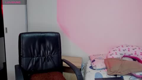 Snapshot of abby_saenz01 chatting on December 27, 1:43 am Abby Saenz online show from December 27, 1:43 am