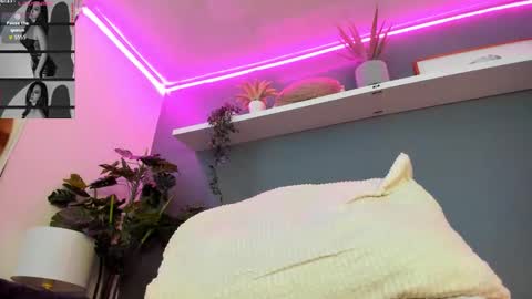 Snapshot of abby_stonee_ chatting on November 29, 11:02 am Abby online show from November 29, 11:02 am