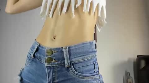 Snapshot of abbyhowlland chatting on February 1, 8:47 pm sara online show from February 1, 8:47 pm