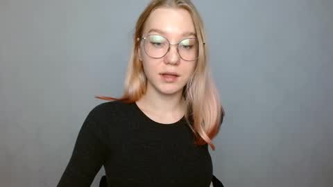 Abby Lovense is active online show from January 5, 12:10 pm