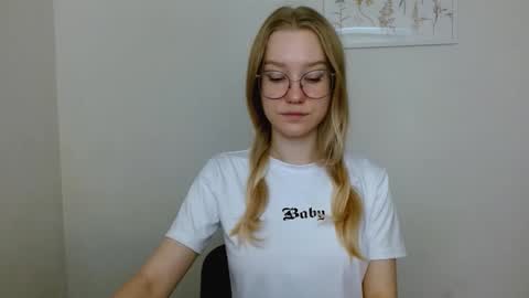 Abby Lovense is active online show from September 26, 9:13 am