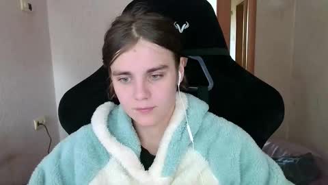 Snapshot of abbysal_blade chatting on September 19, 6:04 am abbysal_blade online show from September 19, 6:04 am