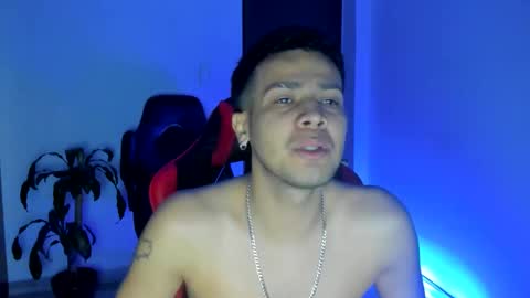 Snapshot of abelasburgo chatting on December 13, 11:21 pm Independence model AbelAsburgo online show from December 13, 11:21 pm