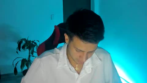 Independence model AbelAsburgo online show from December 21, 6:31 am