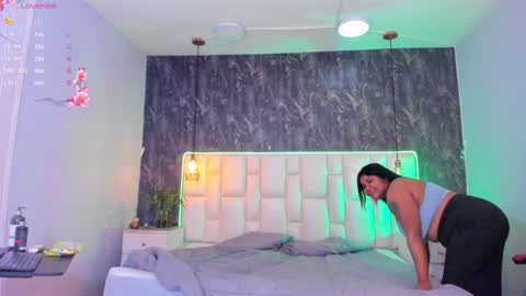 Snapshot of aberachmackay chatting on February 6, 9:32 am aberachmackay online show from February 6, 9:32 am