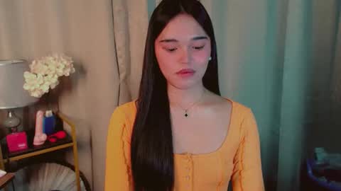 Snapshot of abetterchristine chatting on December 18, 2:28 am Abetterchristine online show from December 18, 2:28 am