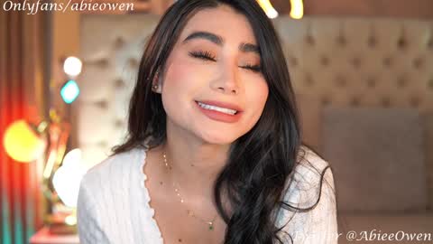 Snapshot of abie_owen chatting on December 14, 11:12 pm abie_owen online show from December 14, 11:12 pm