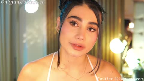 Snapshot of abie_owen chatting on February 5, 12:53 am abie_owen online show from February 5, 12:53 am