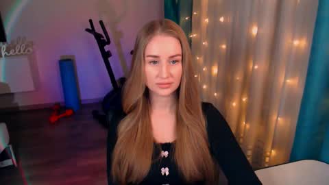 Anna online show from February 8, 6:22 pm