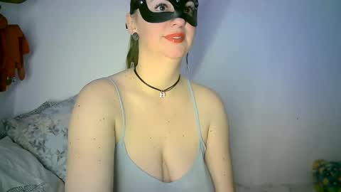 Snapshot of abigailove4u chatting on March 3, 6:15 am GoldenFish online show from March 3, 6:15 am