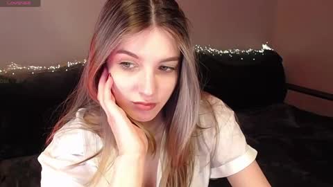 Abigail online show from April 10, 2:55 pm