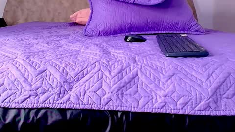 Snapshot of abiigail_fox chatting on November 22, 3:05 am Abigail online show from November 22, 3:05 am