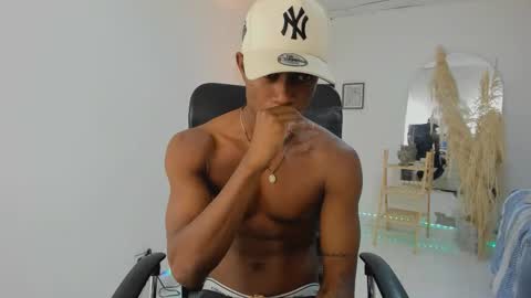 Snapshot of abony_sex69 chatting on February 8, 3:43 am abony_sex69 online show from February 8, 3:43 am