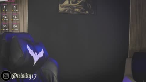 Snapshot of abril__colen chatting on December 24, 12:33 am April online show from December 24, 12:33 am