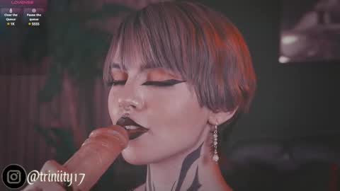 Snapshot of abril__colen chatting on February 20, 11:43 pm April online show from February 20, 11:43 pm