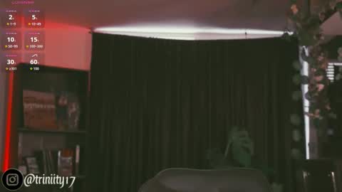 Snapshot of abril__colen chatting on September 13, 5:13 pm April online show from September 13, 5:13 pm