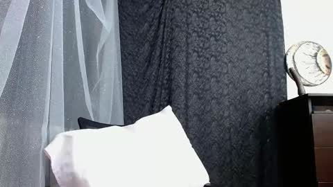 abril_bianchi online show from October 1, 3:01 am